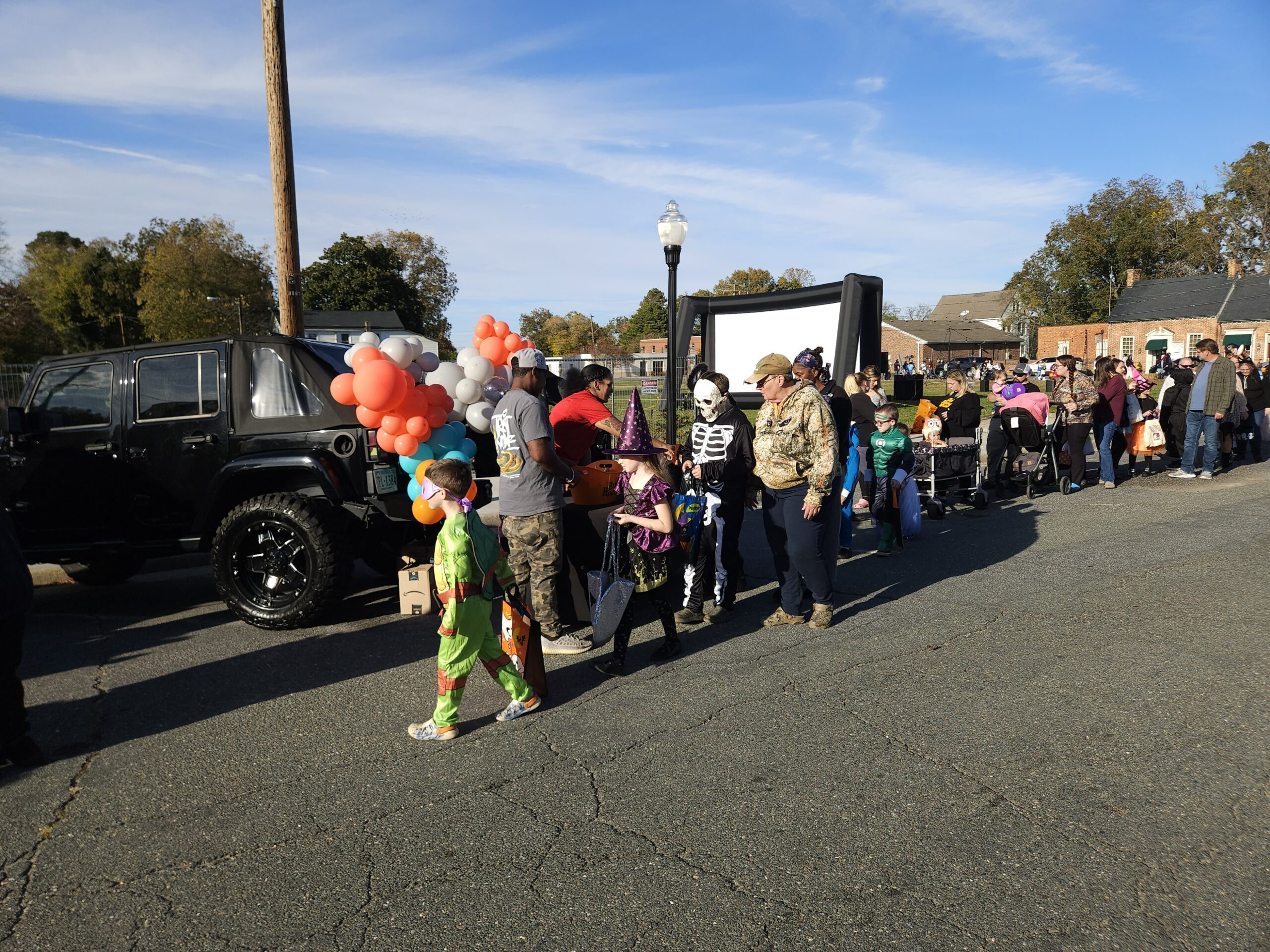 trunk or treat crowd